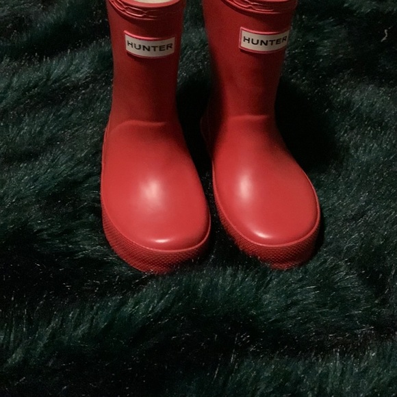 Hunter Toddler size 6 Red boots & Black Cold Weather Inserts (bought separate) - Picture 8 of 8